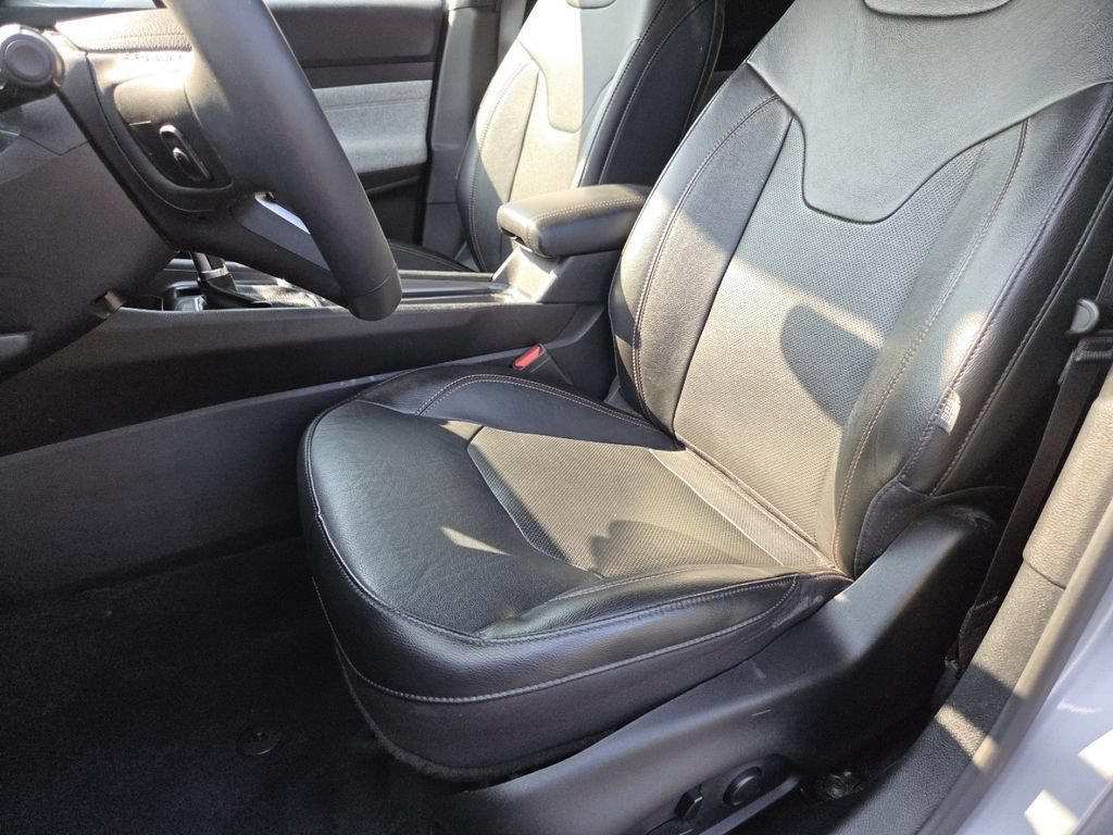 Used 2023 Jeep Compass Latitude AWD/4WD image 28