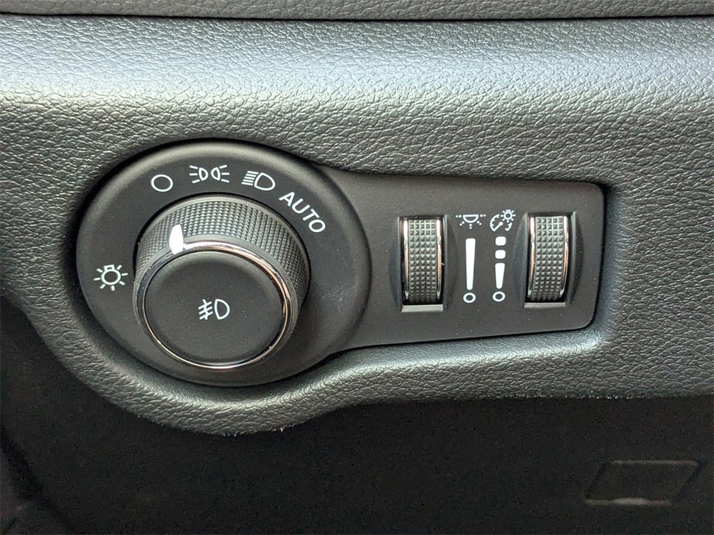 New 2026 Chrysler Pacifica Select image 30