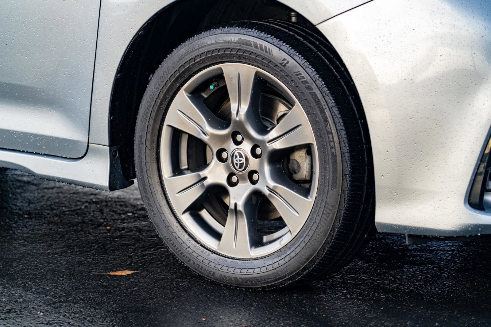 Used 2020 Toyota Sienna SE AWD/4WD image 7