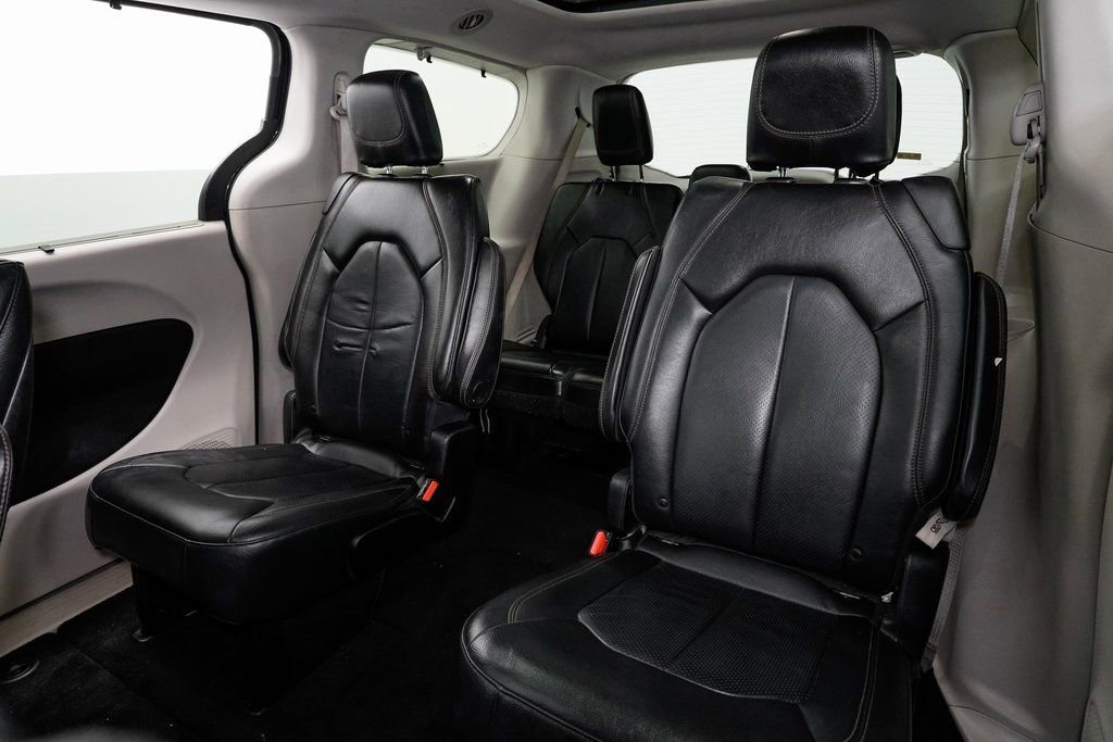 Used 2019 Chrysler Pacifica Touring-L Plus w/ Advanced Safetytec Group image 28