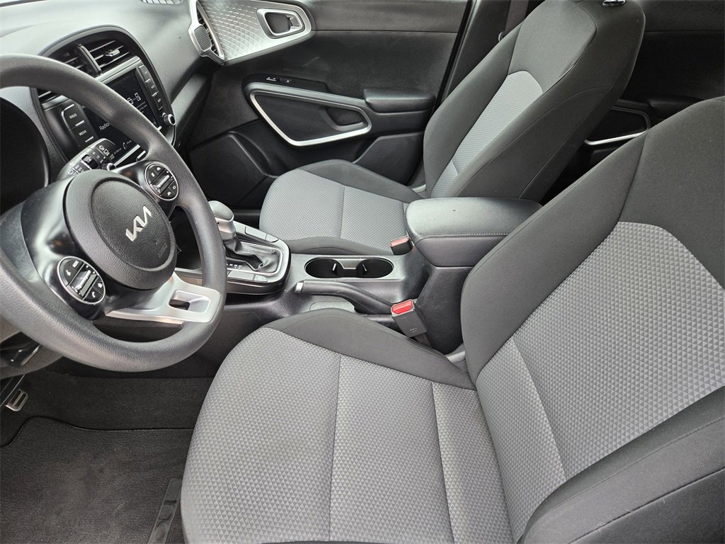 Certified 2023 Kia Soul LX w/ LX Technology Package image 18