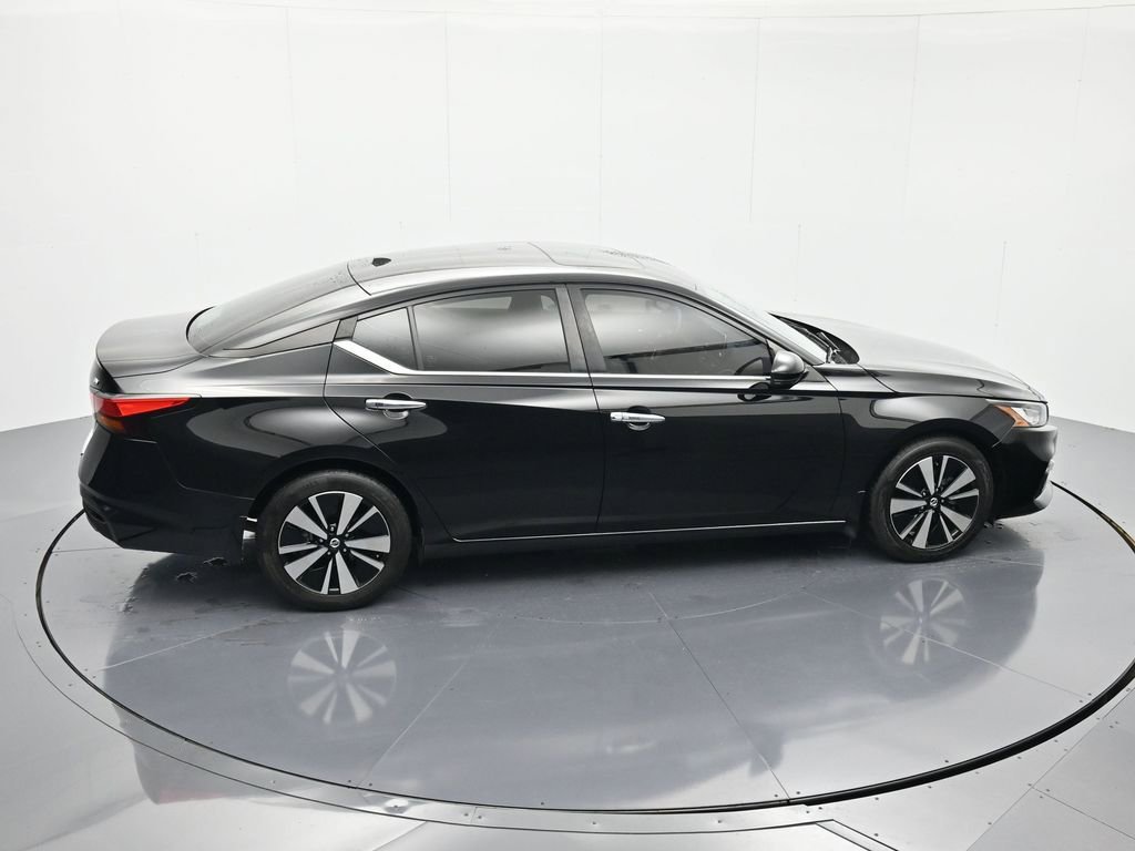 Certified 2022 Nissan Altima 2.5 SV w/ SV Premium Package FWD image 30