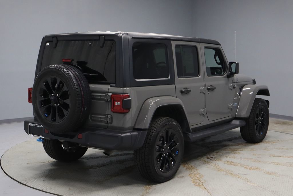 Used 2023 Jeep Wrangler Unlimited Sahara AWD/4WD image 11