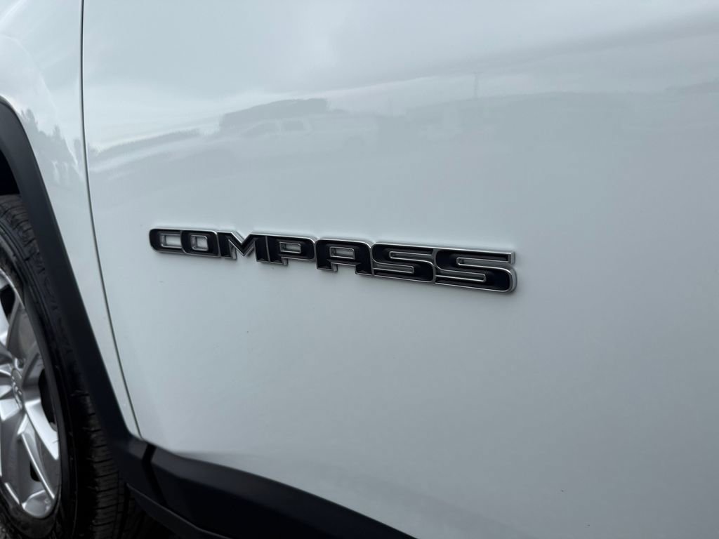 Used 2022 Jeep Compass Latitude w/ Convenience Group FWD image 17