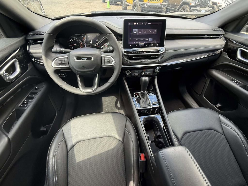 Used 2023 Jeep Compass Altitude image 14
