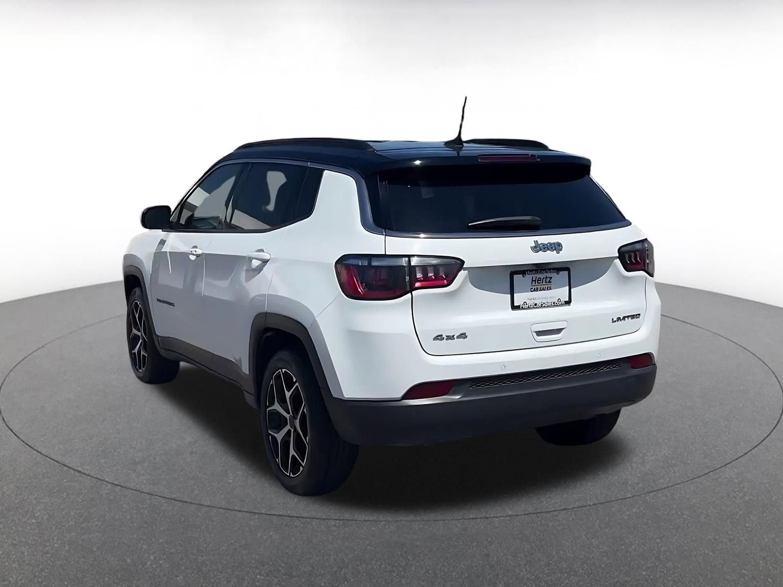 Used 2025 Jeep Compass Limited AWD/4WD image 11
