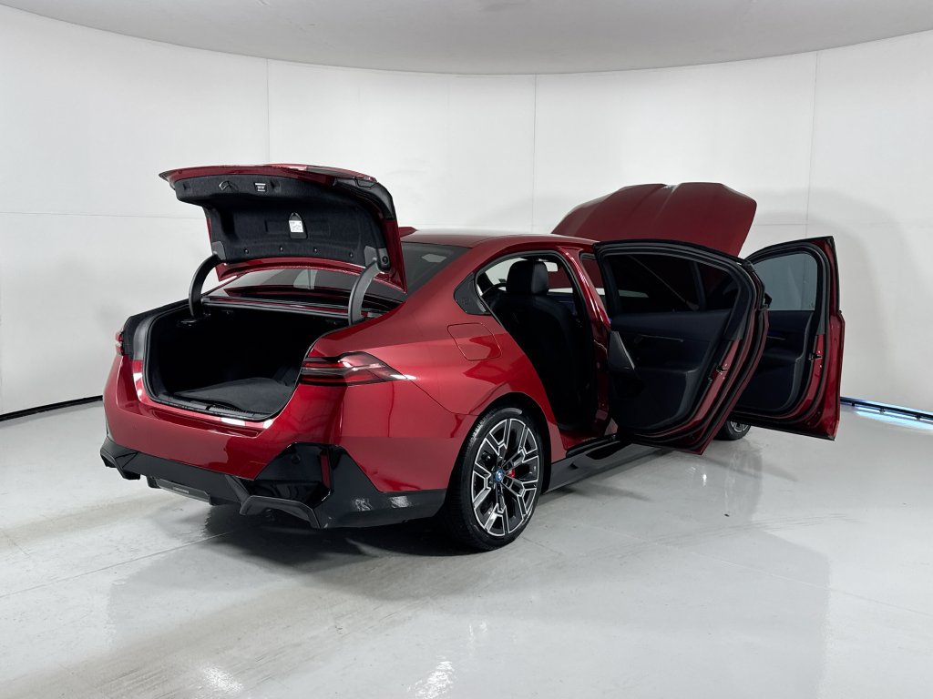 Used 2024 BMW i5 eDrive40i w/ M Sport Package RWD image 26