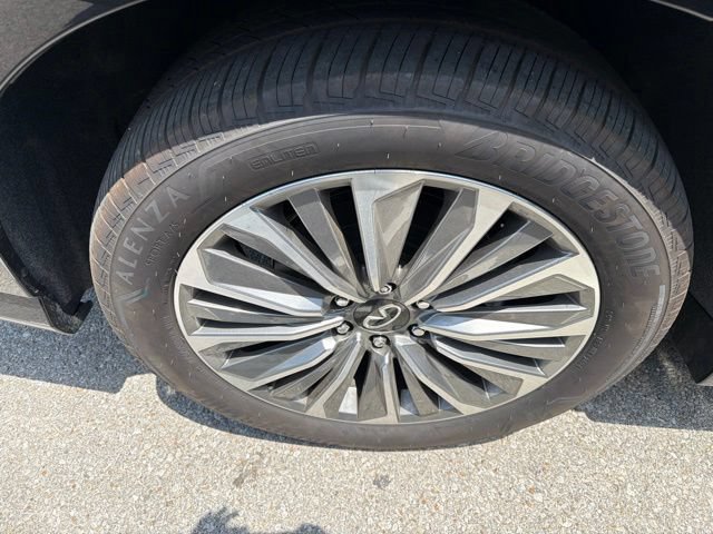 Used 2025 INFINITI QX80 Sensory AWD/4WD image 12