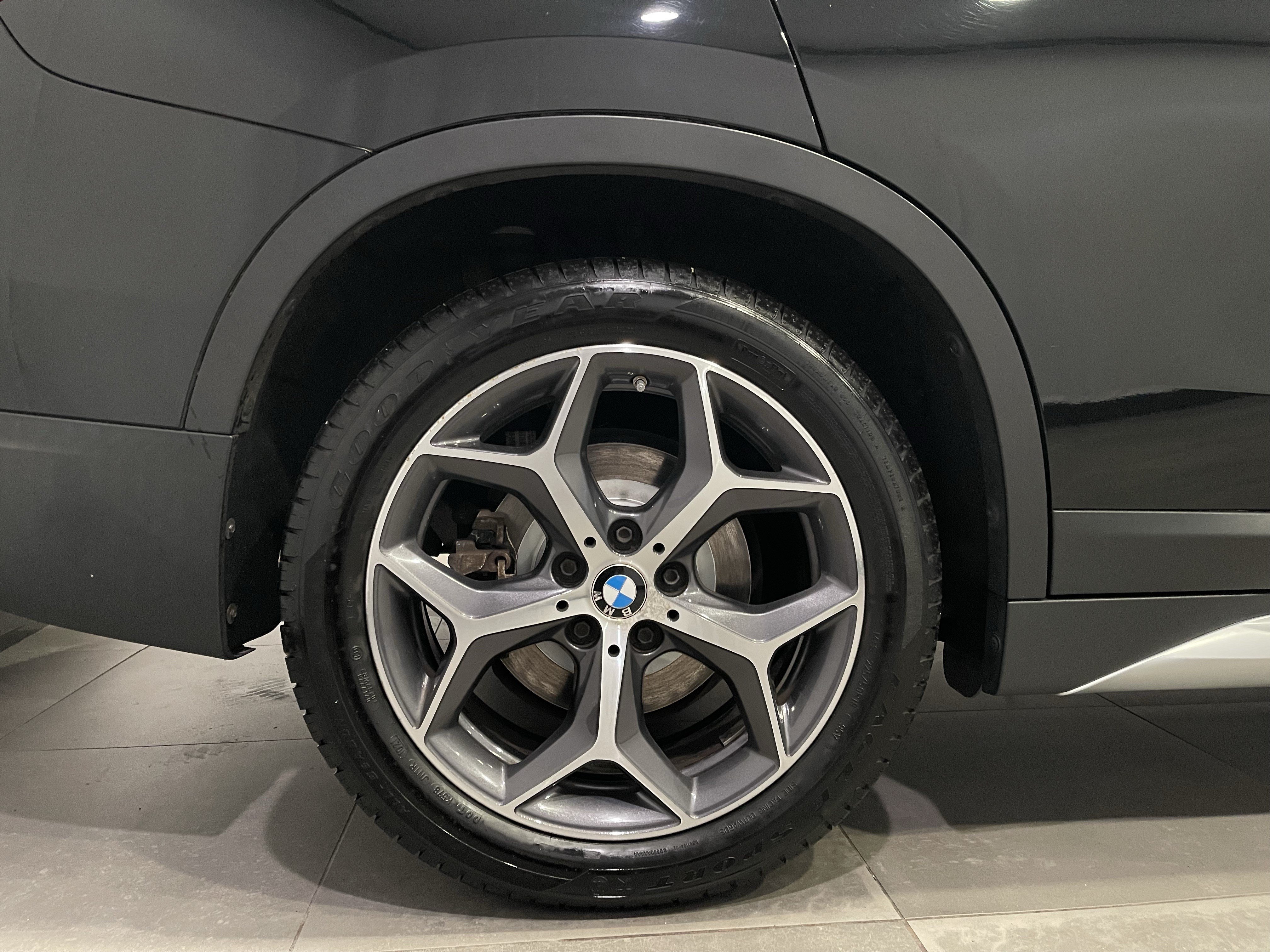 Used 2018 BMW X1 xDrive28i w/ Convenience Package AWD/4WD image 9