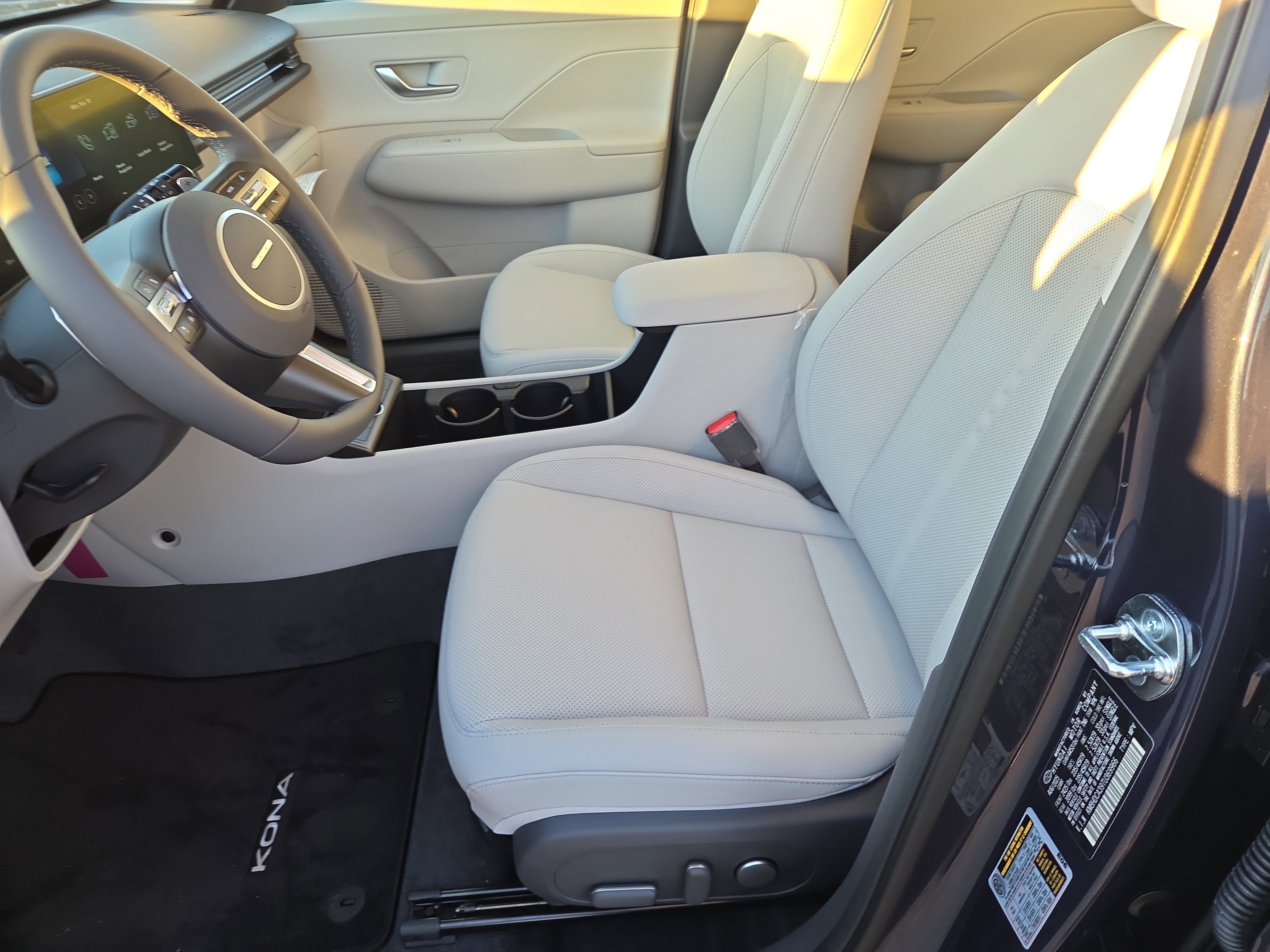 New 2026 Hyundai Kona SEL Premium image 4