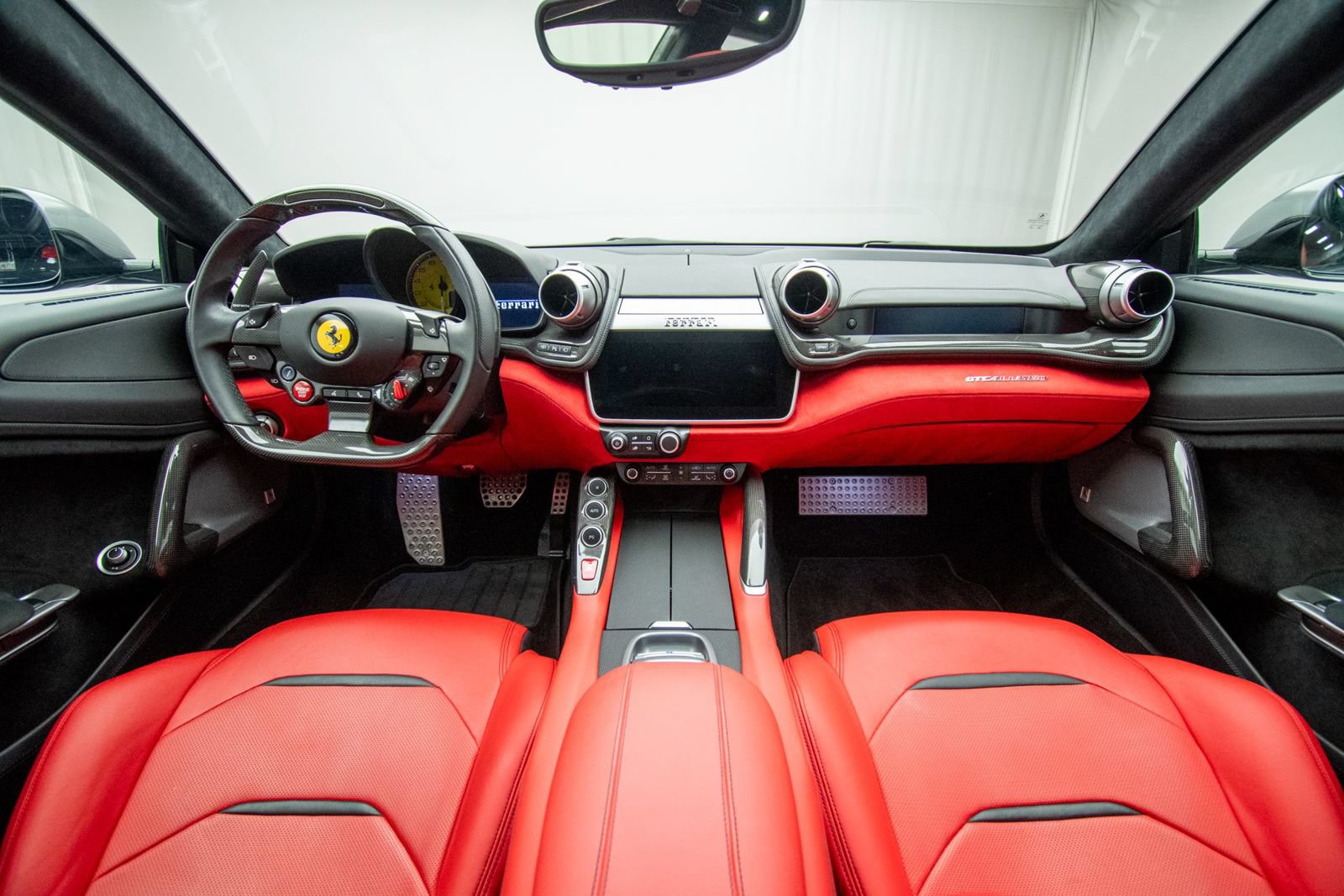 Used 2018 Ferrari GTC4Lusso AWD/4WD image 10