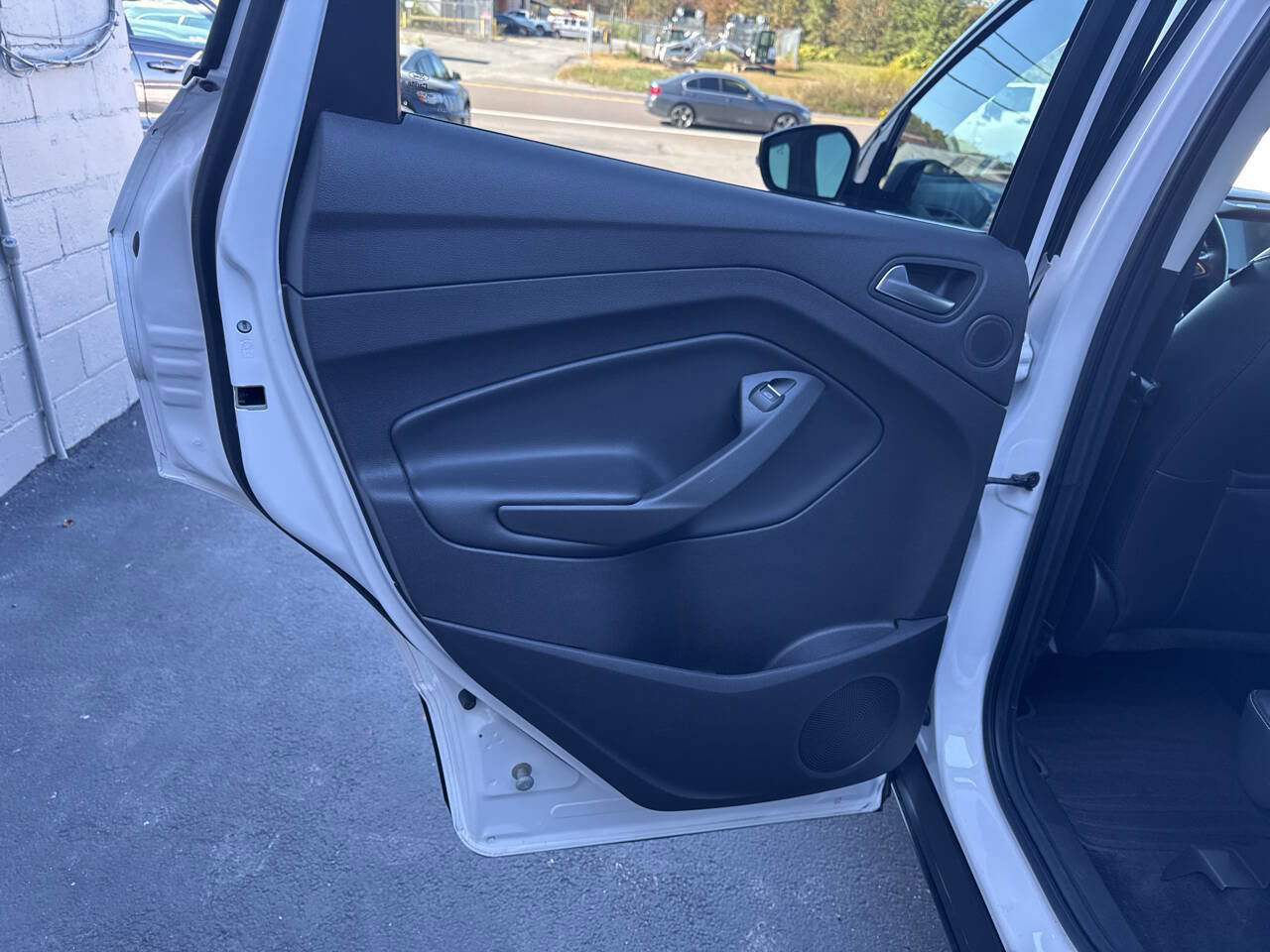 Used 2018 Ford Escape Titanium w/ Ford Safe & Smart Package image 19