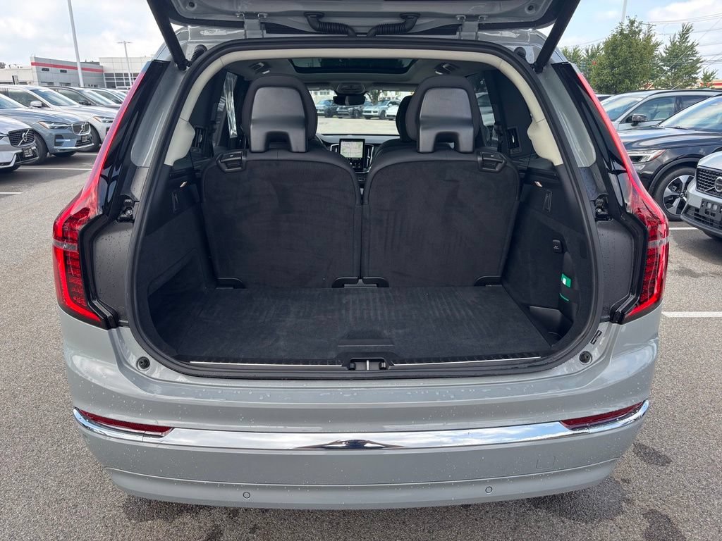 Used 2026 Volvo XC90 B6 Plus w/ Protection Package AWD/4WD image 28