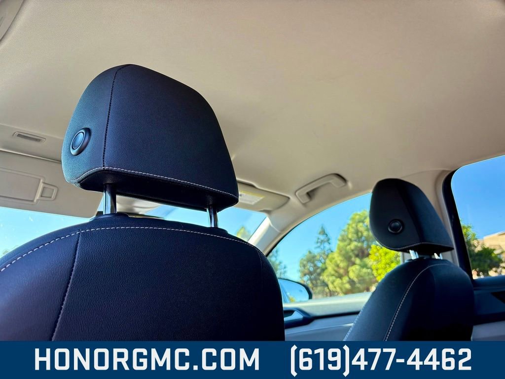 Used 2024 Volkswagen Taos SE image 16