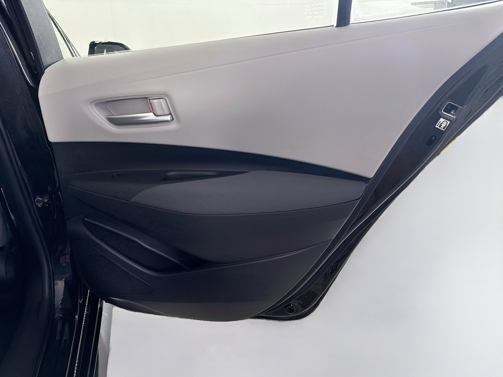Used 2020 Toyota Corolla LE FWD image 28