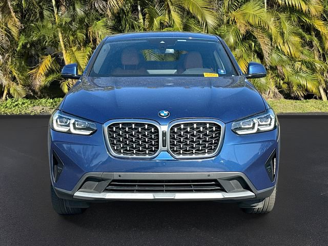 Used 2024 BMW X4 xDrive30i w/ Premium Package image 2