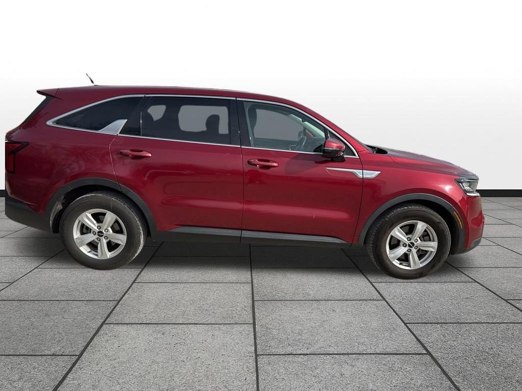 Used 2022 Kia Sorento LX image 4