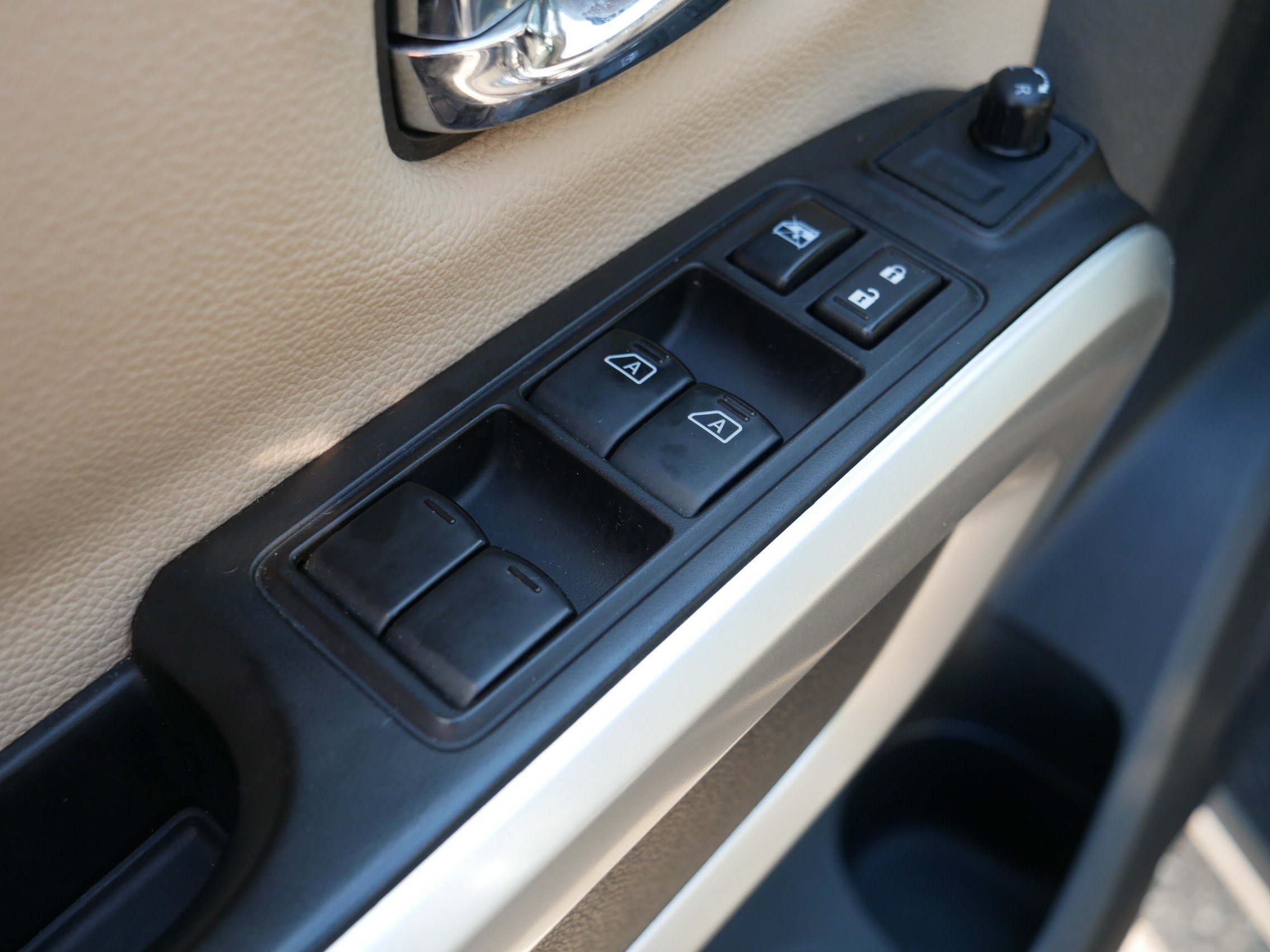 Certified 2017 Nissan Titan SV RWD image 19