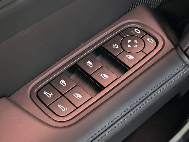 Used 2026 Porsche Cayenne GTS AWD/4WD image 20