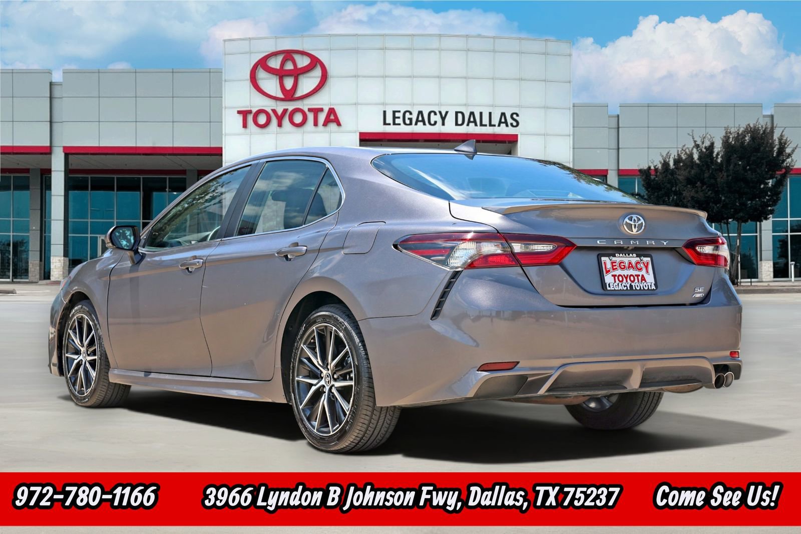 Used 2024 Toyota Camry SE w/ Cold Weather Package AWD/4WD image 7