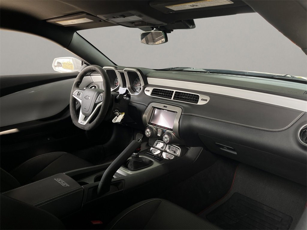Used 2015 Chevrolet Camaro SS w/ SS Performance Package image 18