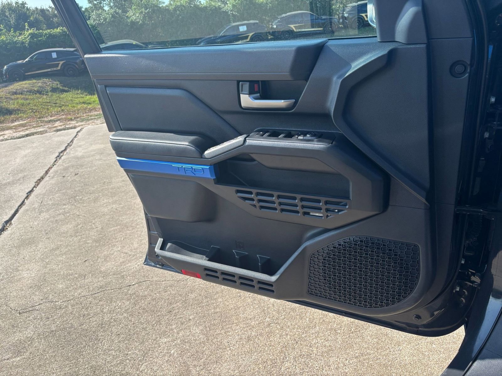 Used 2025 Toyota Tacoma TRD Off-Road image 20