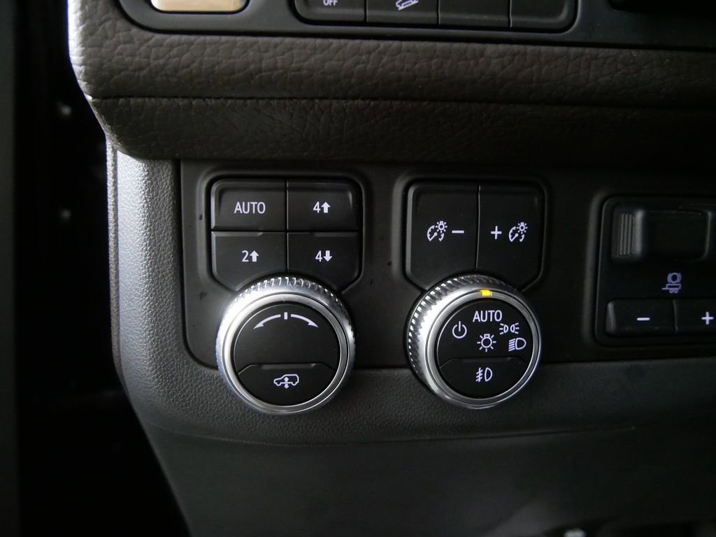 Used 2021 GMC Yukon Denali w/ Denali Ultimate Package image 18