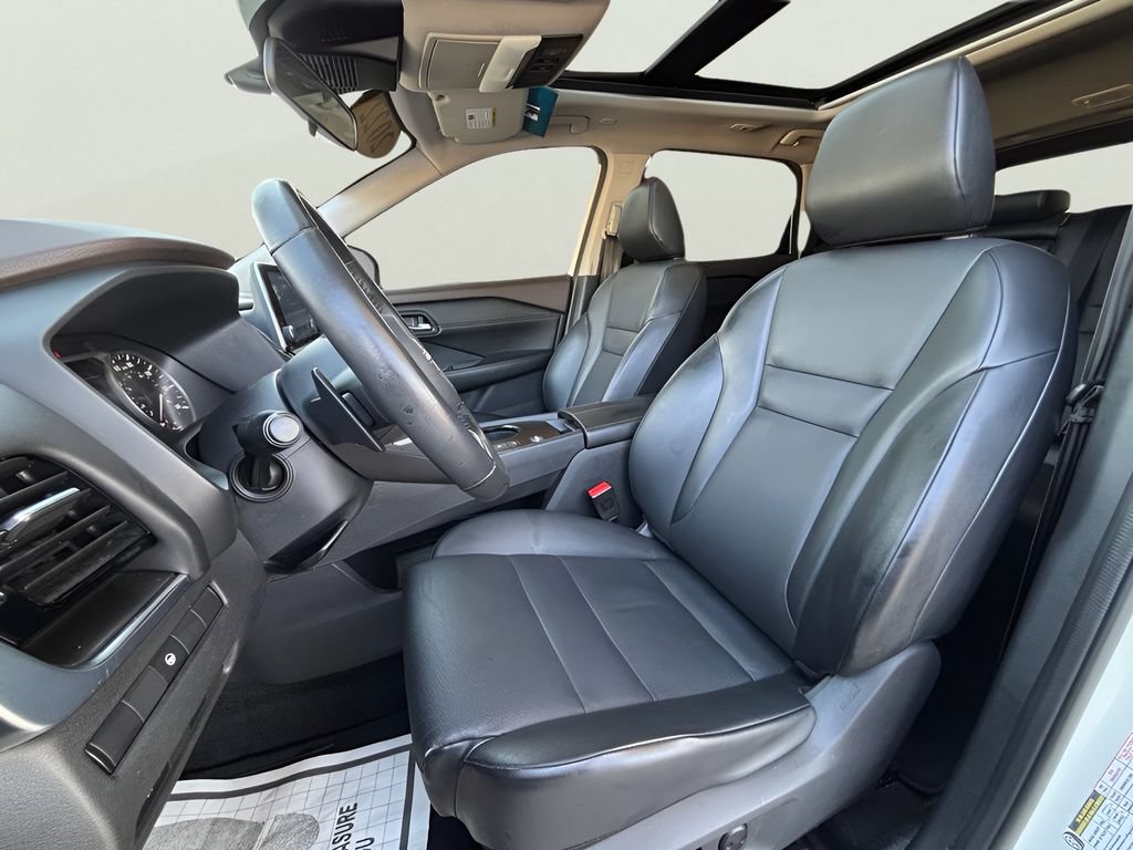 Used 2022 Nissan Rogue SV w/ SV Premium Package FWD image 6