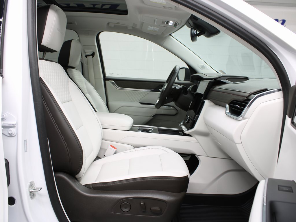 Used 2024 GMC Acadia Denali image 33