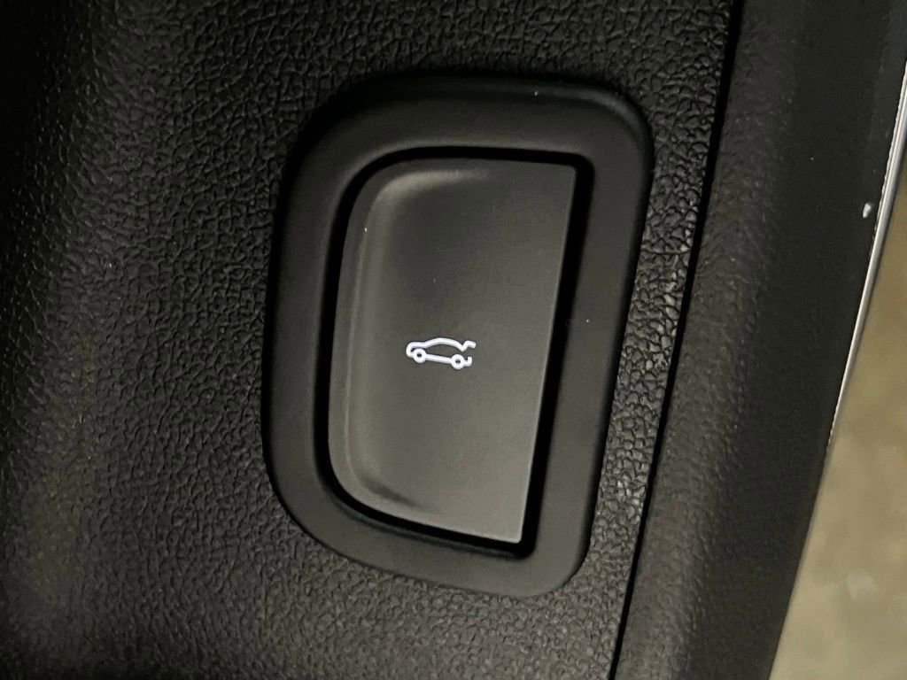 New 2026 GMC Acadia Denali w/ Super Cruise Package image 13