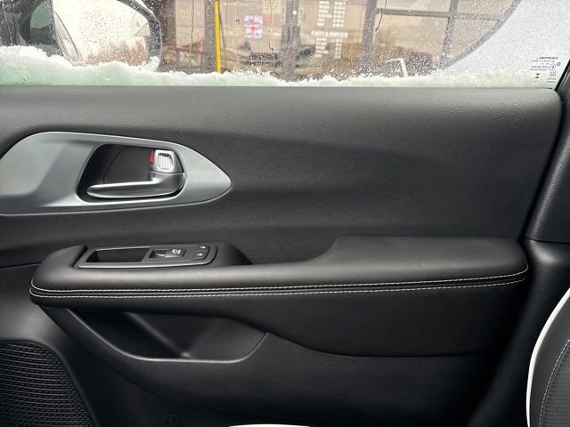 New 2026 Chrysler Pacifica Limited w/ S Appearance Package image 26