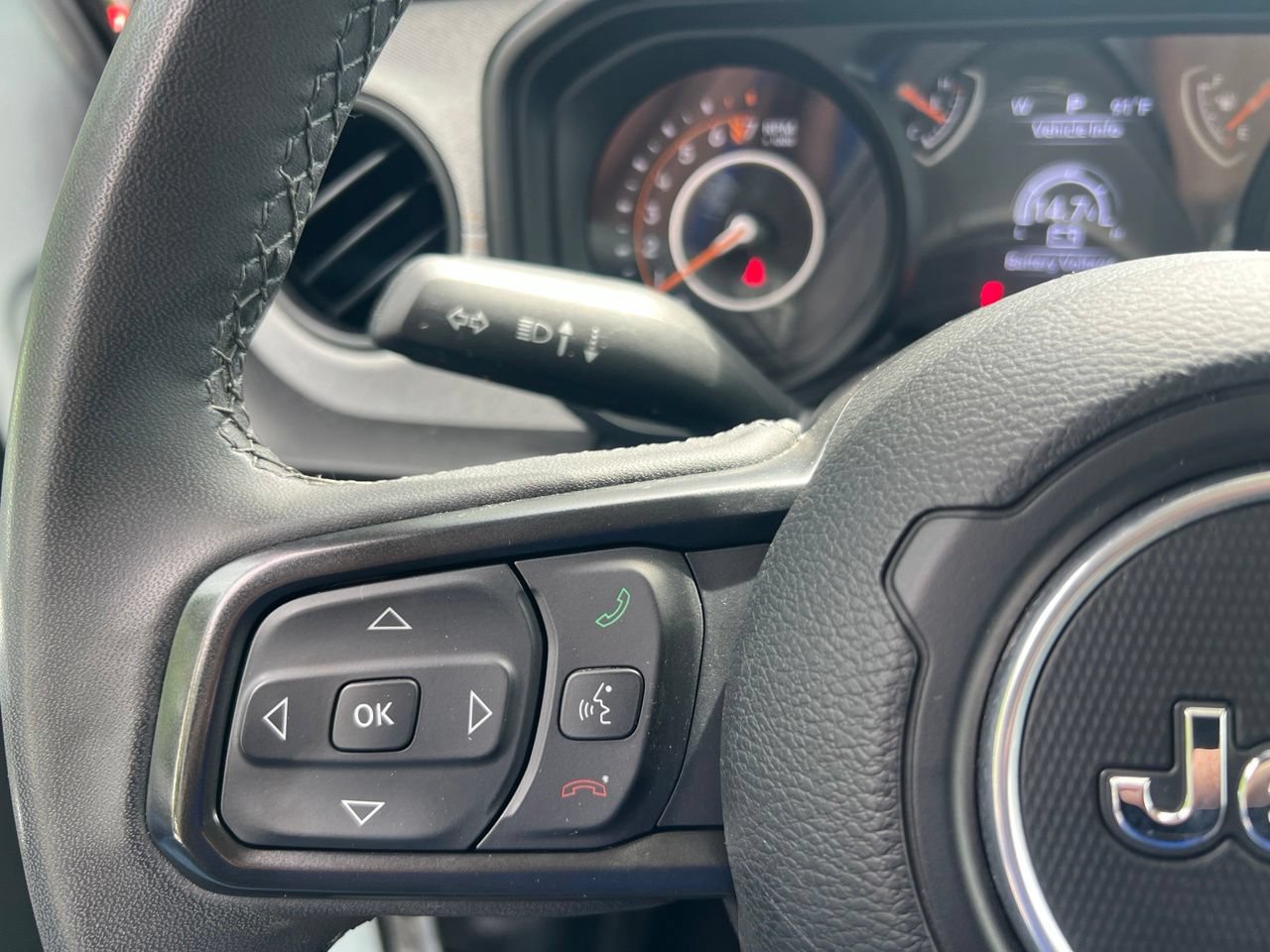 Used 2025 Jeep Gladiator Sport AWD/4WD image 28