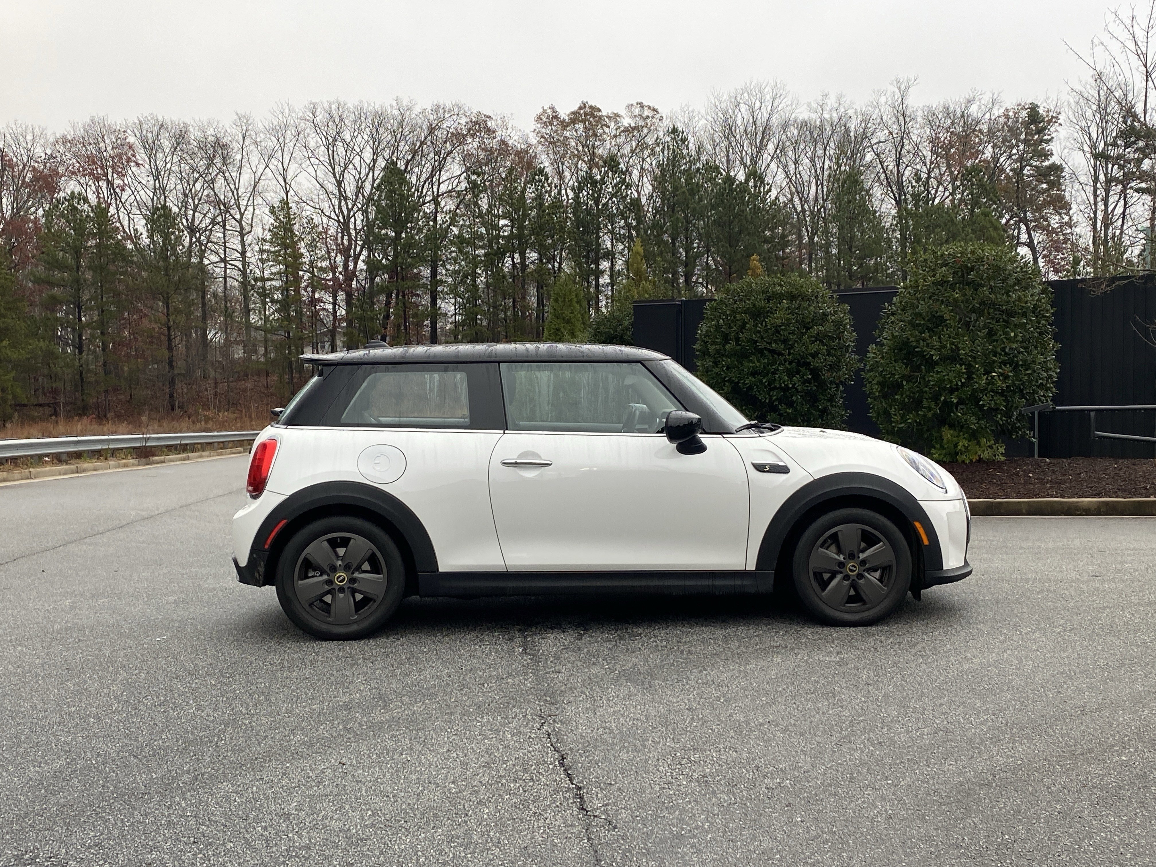 Certified 2024 MINI Cooper SE image 5