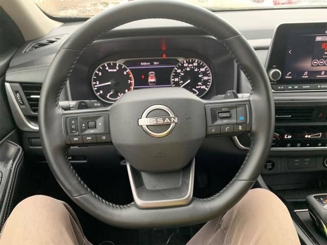 Used 2025 Nissan Rogue SV FWD image 14