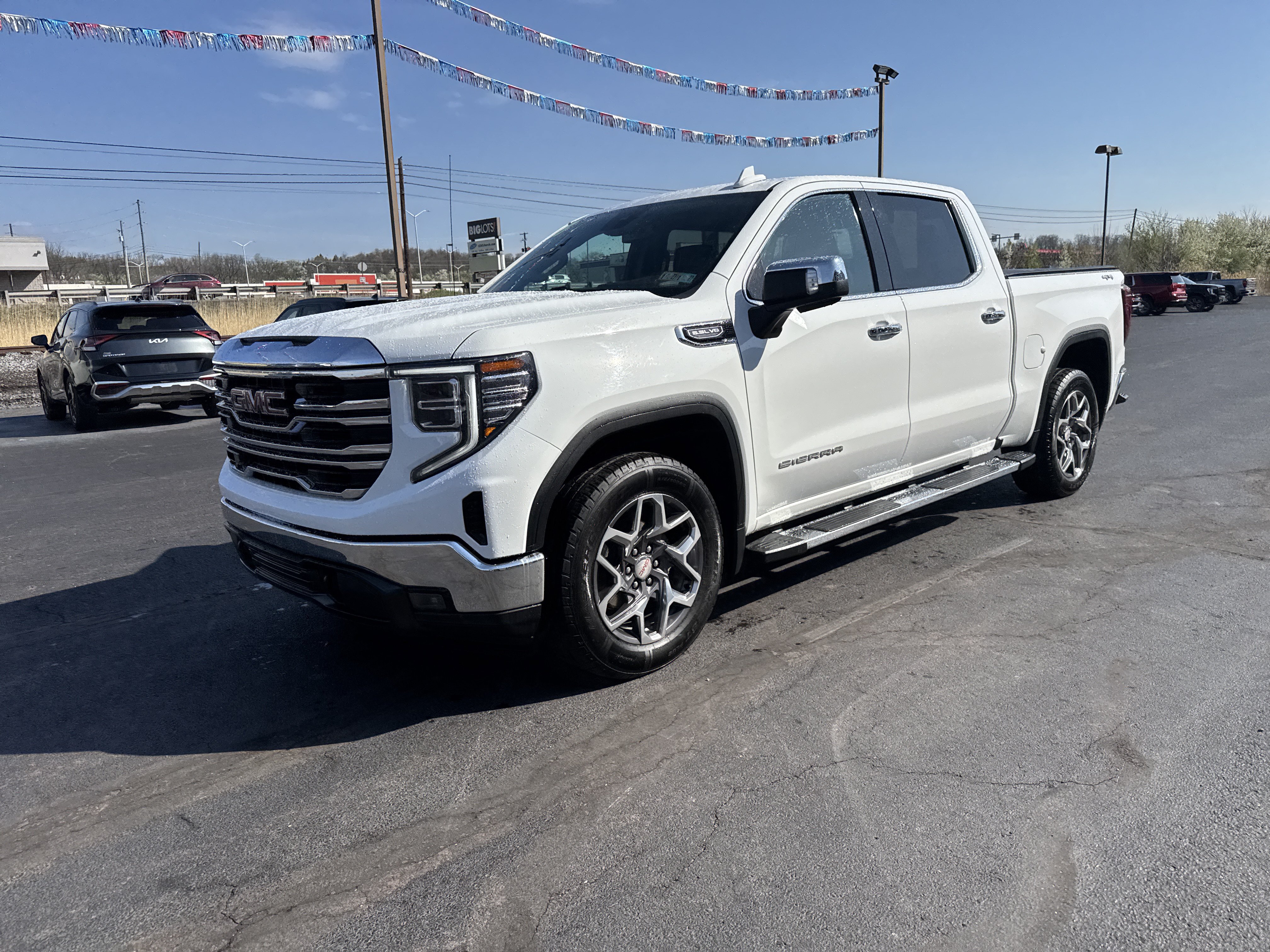 Used 2023 GMC Sierra 1500 SLT w/ SLT Premium Package AWD/4WD image 8