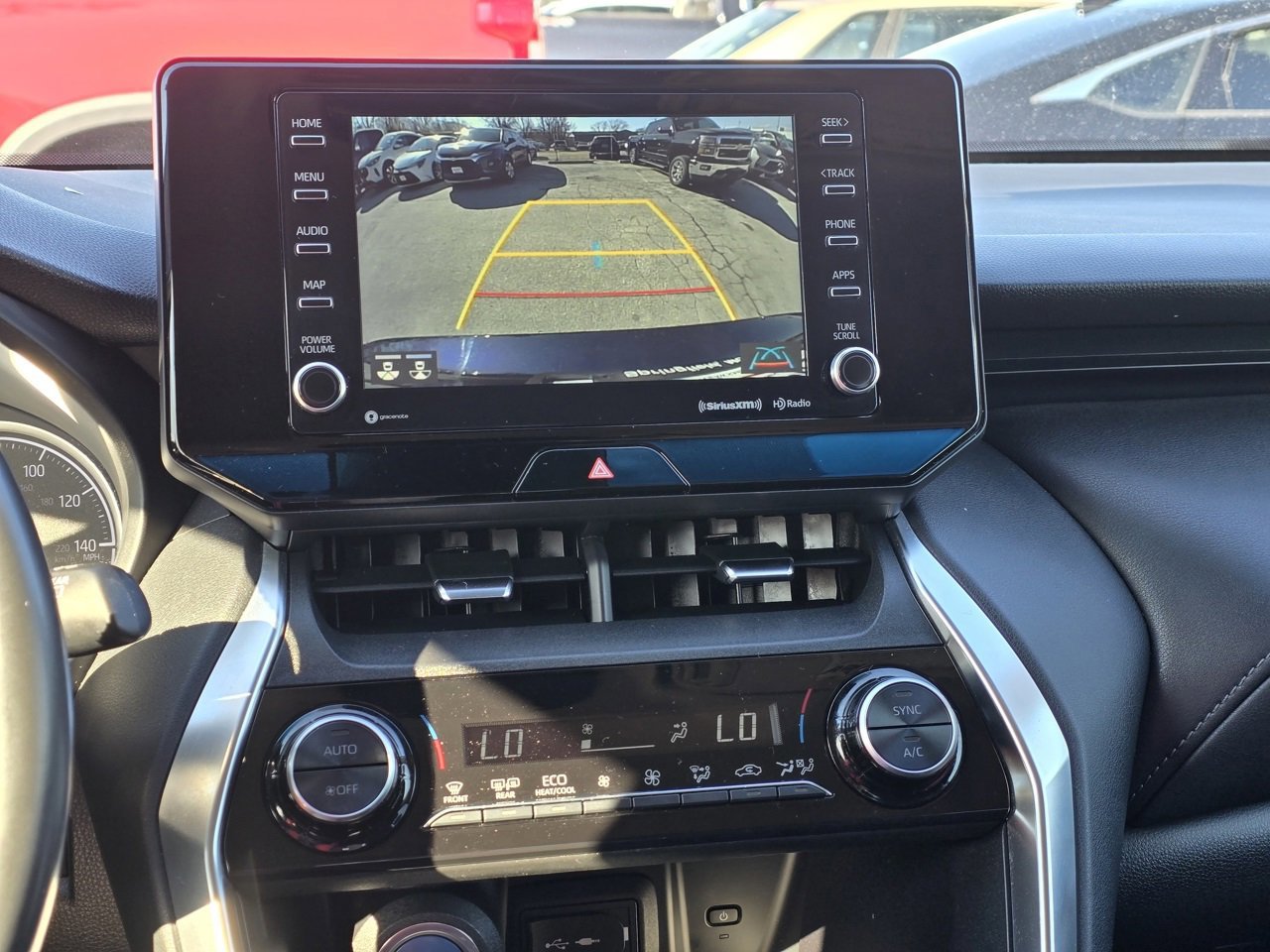 Used 2022 Toyota Venza LE image 17