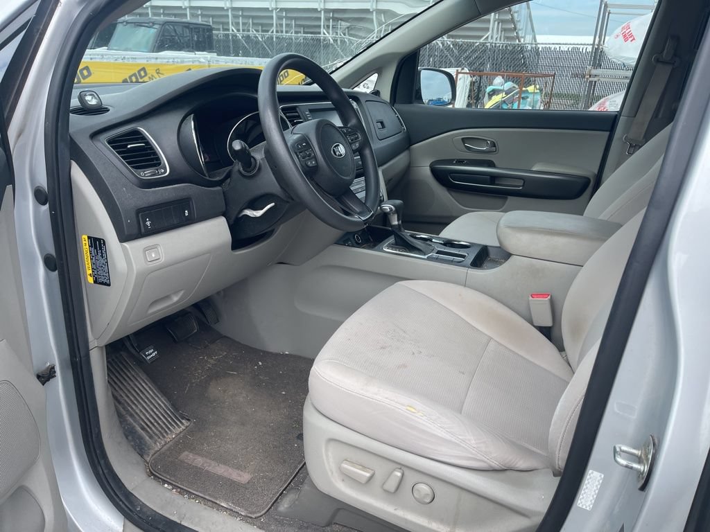 Used 2019 Kia Sedona LX FWD image 5