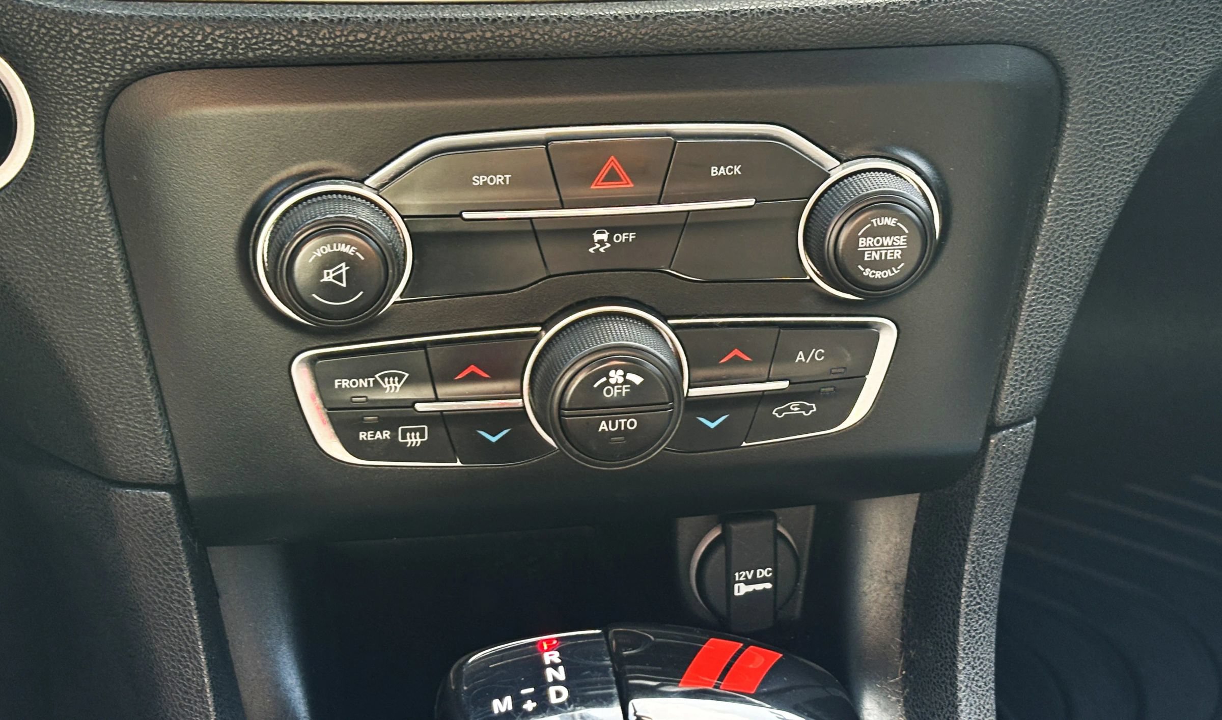 Used 2015 Dodge Charger SXT RWD image 23
