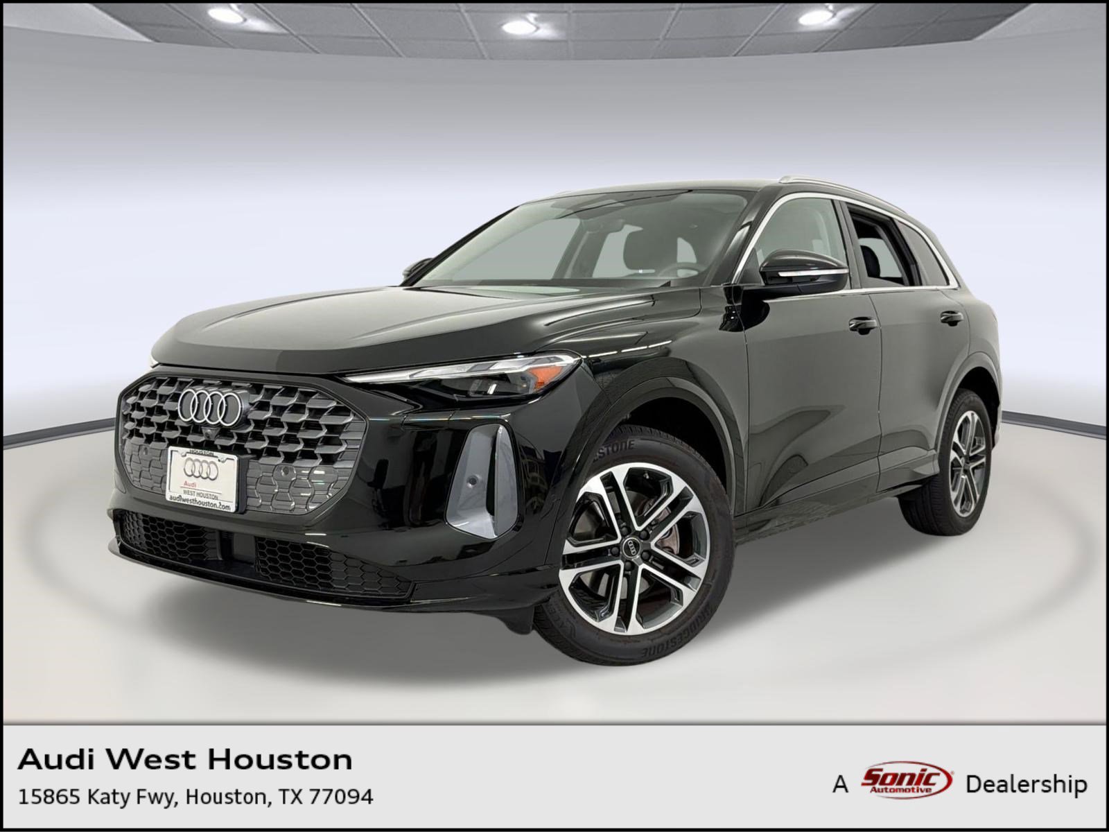 Used 2025 Audi Q5 Premium w/ Convenience Package image 1