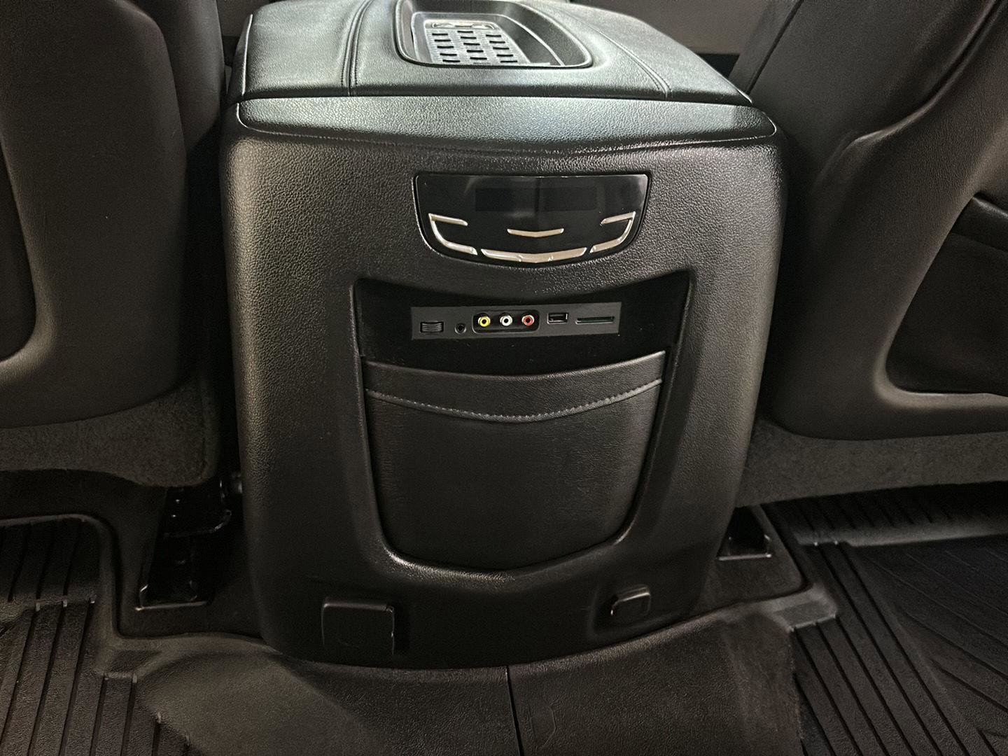 Used 2016 Cadillac Escalade Premium AWD/4WD image 31