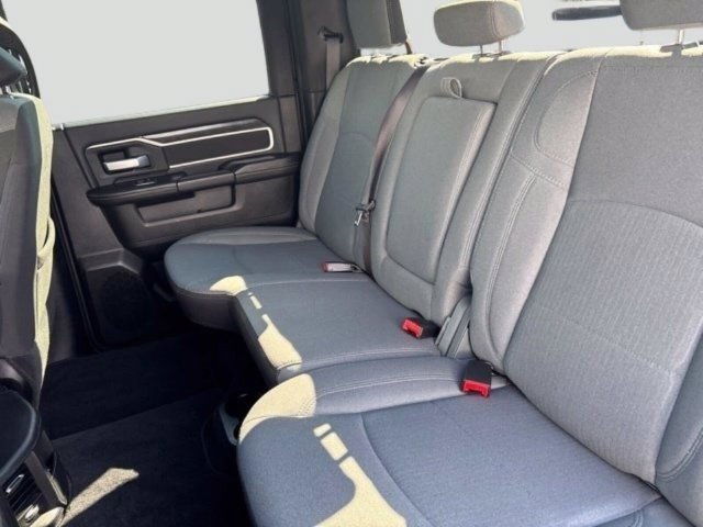 Used 2024 RAM 2500 Big Horn AWD/4WD image 34