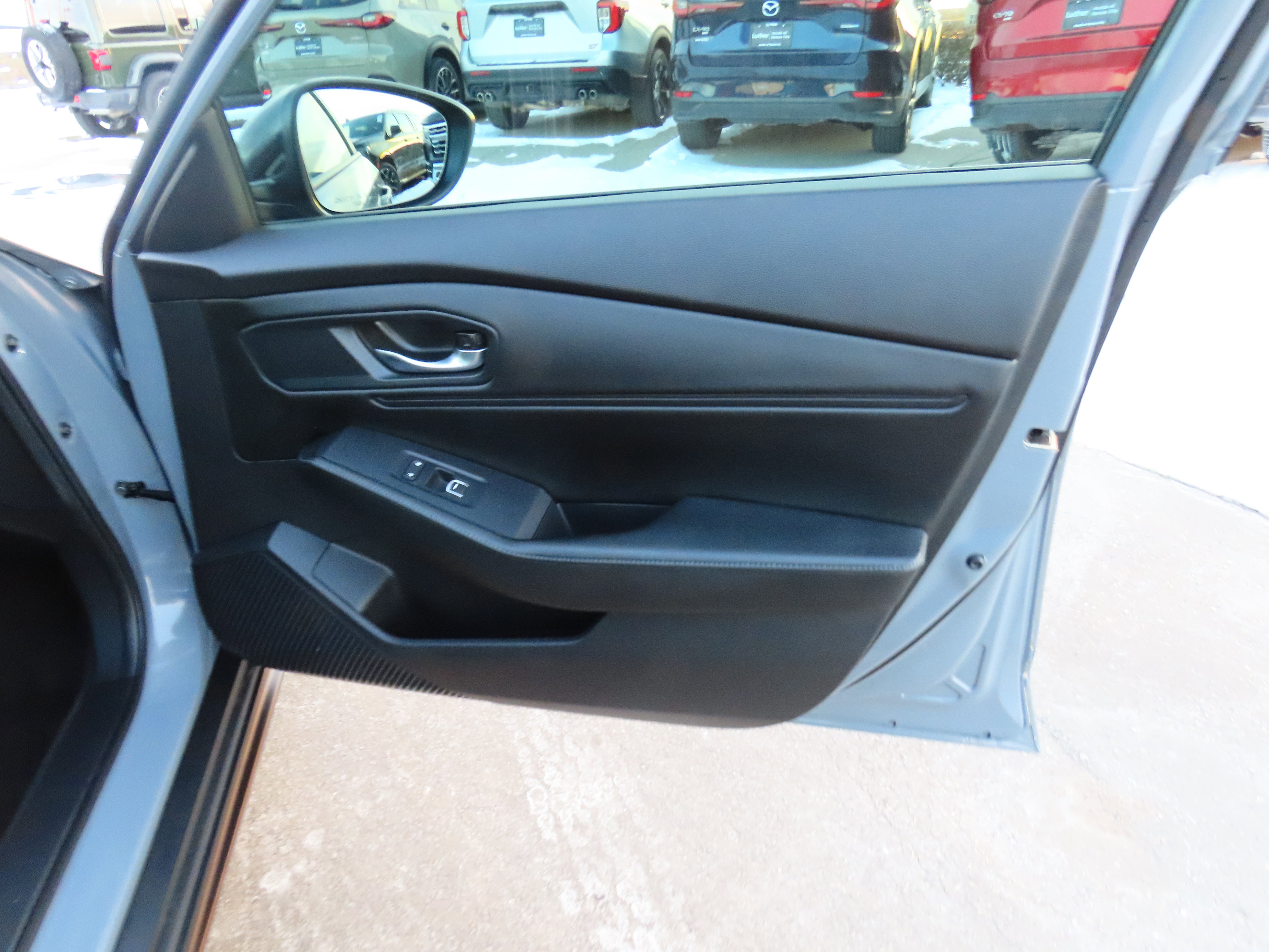 Used 2023 Honda Accord Sport image 9