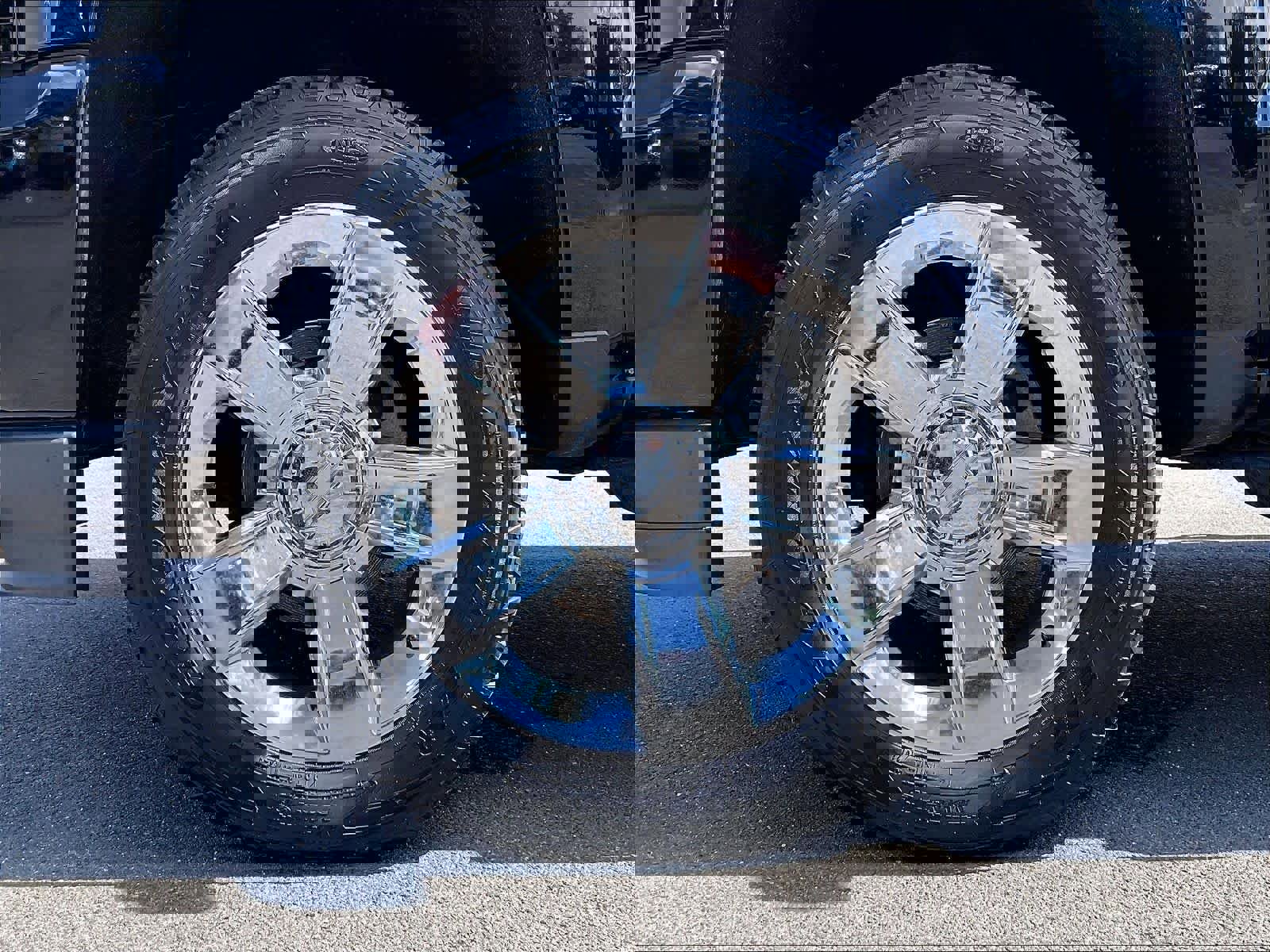 Used 2018 Chevrolet Silverado 1500 LTZ Z71 w/ LTZ Plus Package AWD/4WD image 7