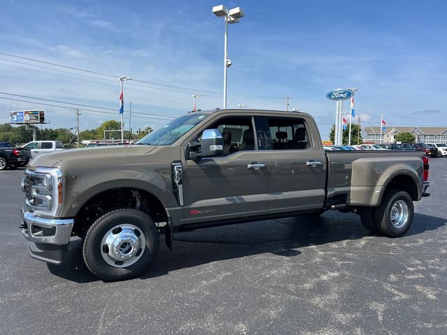 New 2027 Ford F350 King Ranch w/ Chrome Package AWD/4WD image 3