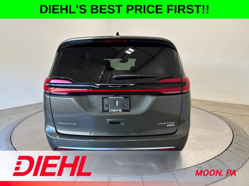 New 2027 Chrysler Pacifica Limited AWD/4WD image 6
