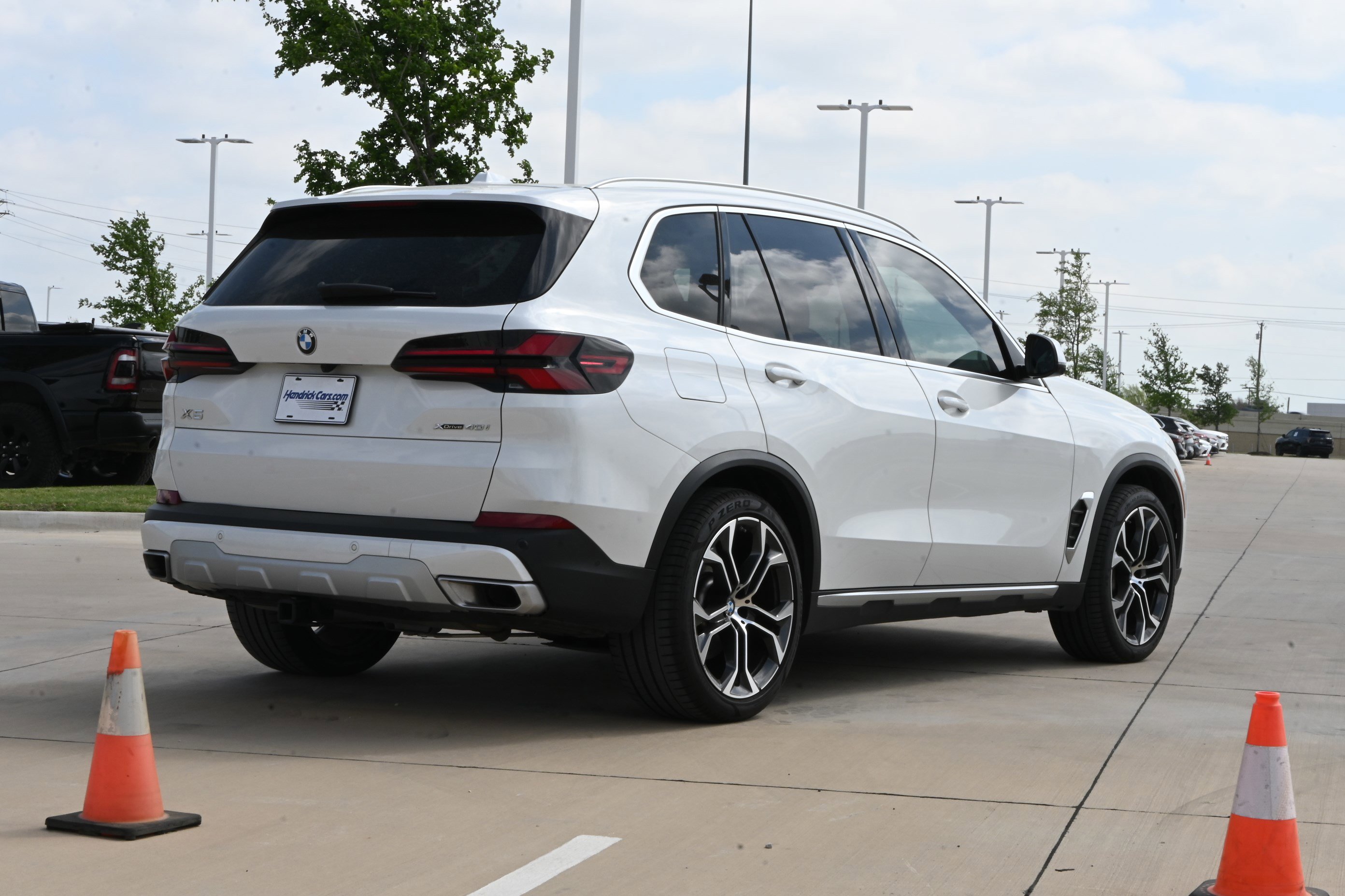 Certified 2025 BMW X5 xDrive40i w/ Premium Package image 9