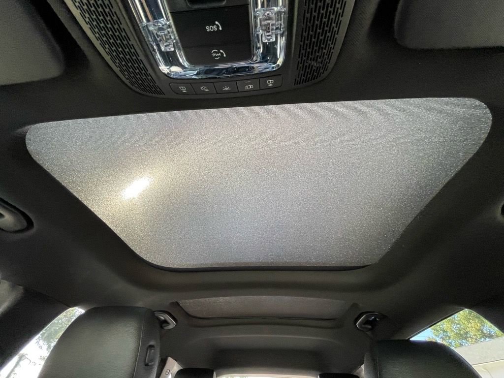 Used 2021 Mercedes-Benz GLB 250 4MATIC w/ Premium Package image 11