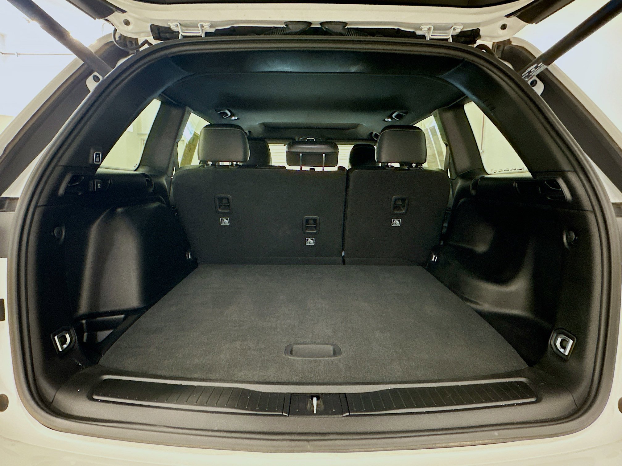 Used 2023 Jeep Grand Cherokee Altitude image 30