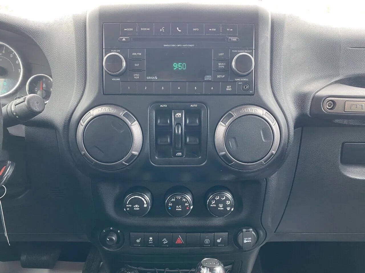 Used 2013 Jeep Wrangler Unlimited Sahara AWD/4WD image 20