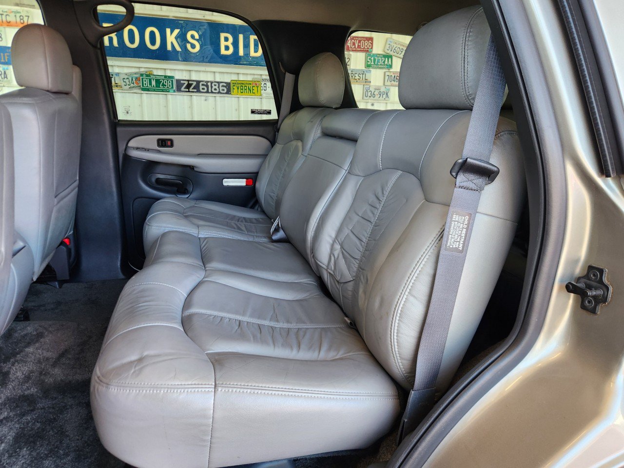 Used 2001 Chevrolet Tahoe LT w/ LT Preferred Equipment Group AWD/4WD image 6